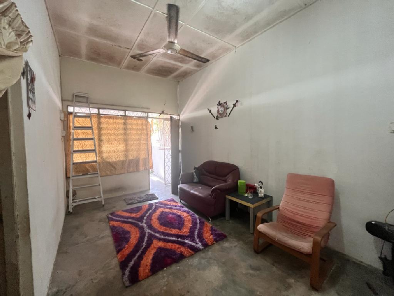 Rumah Teres Setingkat Di Taman Putri Lindungan Bulan Station 18  - photo 3