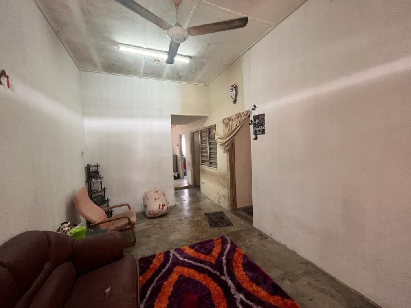 Rumah Teres Setingkat Di Taman Putri Lindungan Bulan Station 18  - photo 4