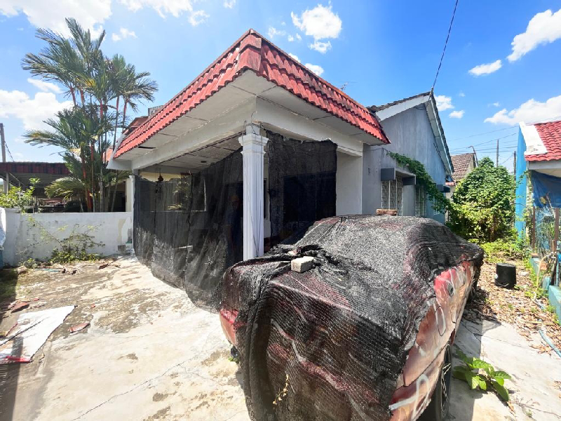 Rumah Teres Setingkat Di Taman Putri Lindungan Bulan Station 18  - photo 8