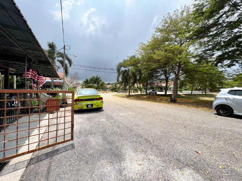 Rumah Teres Setingkat Taman Lekir Indah Di Batu 14 Lekir, Manjung Perak Untuk Dijual - photo 3
