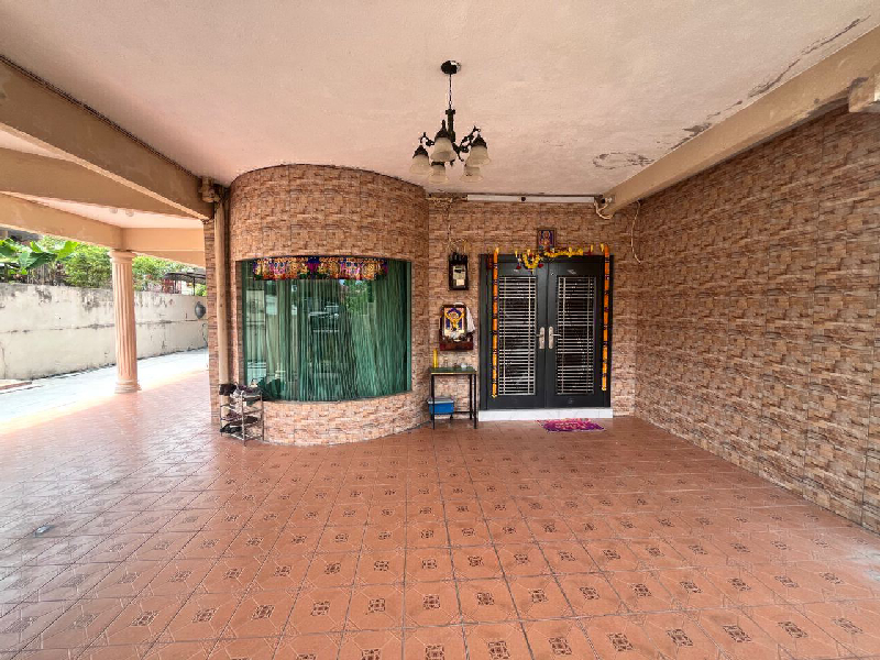 Renovated Double Storey Corner For Sale | Teres Dua Tingkat Hujung Untuk Dijual - photo 2