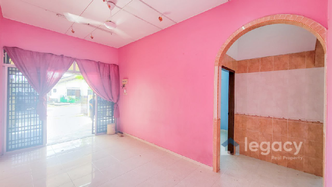 Single Storey Endlot at Batu 10 Hutan Melintang - photo 4