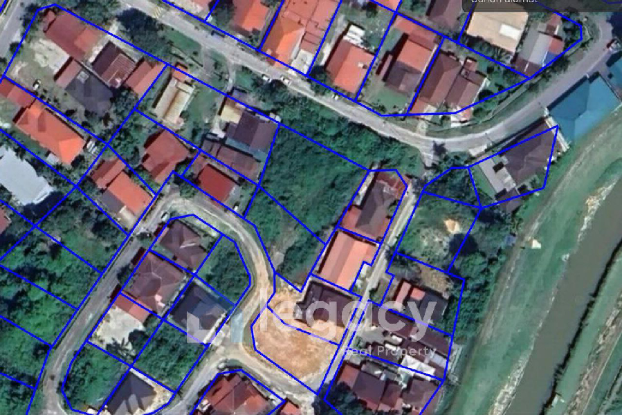 Dua Tanah Lot Manjoi Depan Belakang Bersambung Untuk Dijual di Jalan Datok, Kampung Manjoi Tambahan  - photo 2