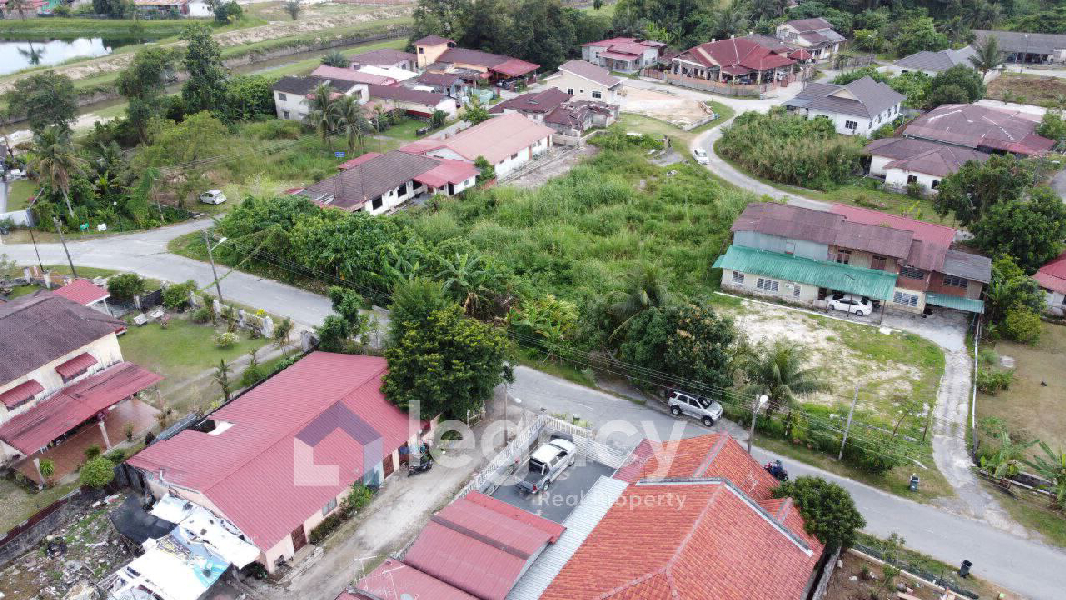 Dua Tanah Lot Manjoi Depan Belakang Bersambung Untuk Dijual di Jalan Datok, Kampung Manjoi Tambahan  - photo 3