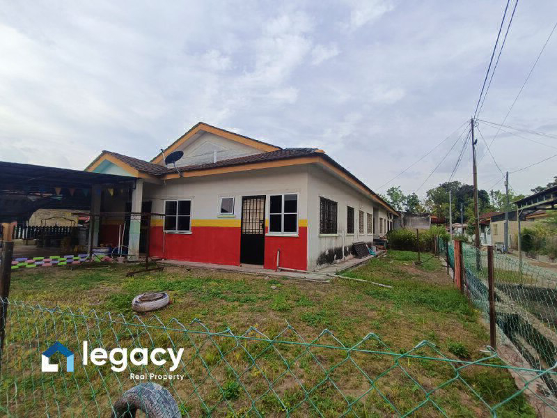 Corner Lot, Single Storey Terrace House - Taman Iskandar Perdana - photo 4