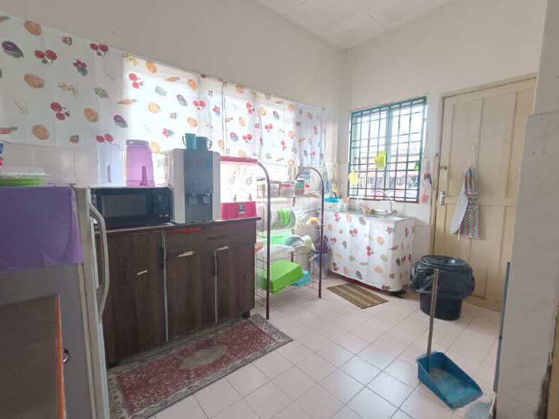 Corner Lot, Single Storey Terrace House - Taman Iskandar Perdana - photo 8