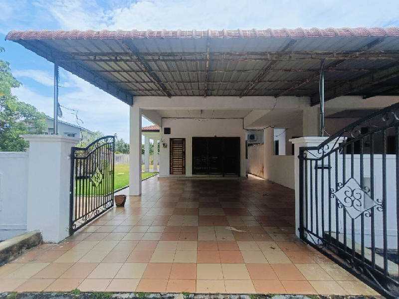 Rumah Teres Corner Lot Setingkat Untuk Dijual  Taman Batik Puteri, Teluk Muruh, Perak - photo 2