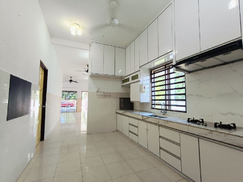 Rumah Teres Corner Lot Setingkat Untuk Dijual  Taman Batik Puteri, Teluk Muruh, Perak - photo 11