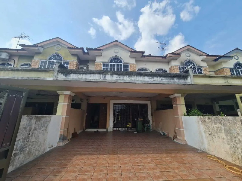 Rumah Teres Dua Tingkat Untuk Dijual Di Taman Tawas Mewah Tasek - photo 2