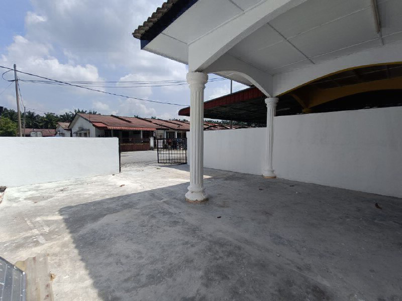 Rumah Teres Setingkat Untuk Dijual Di Taman Damai, Ayer Tawar - photo 3