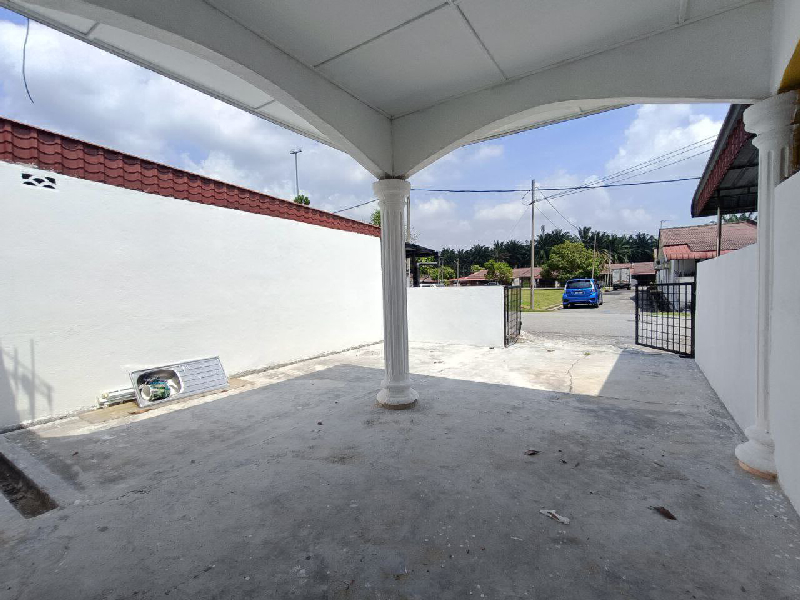 Rumah Teres Setingkat Untuk Dijual Di Taman Damai, Ayer Tawar - photo 4