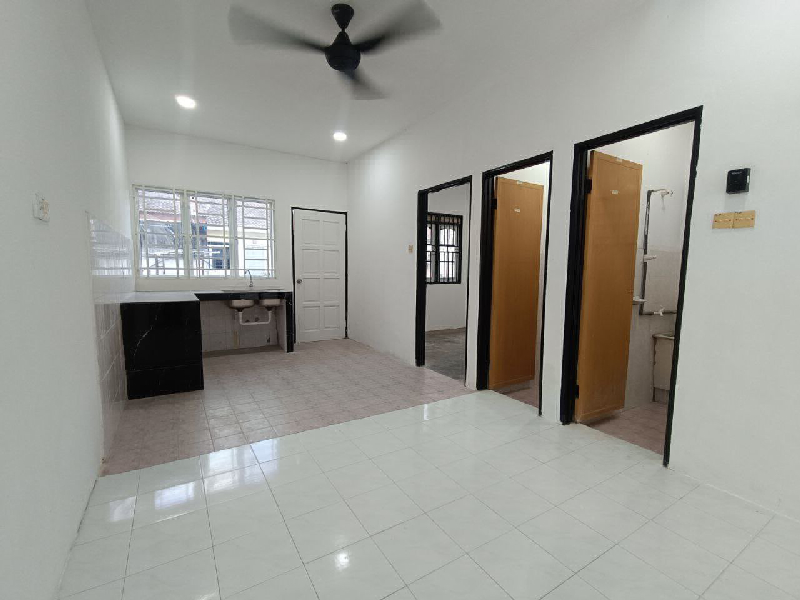 Rumah Teres Setingkat Untuk Dijual Di Taman Damai, Ayer Tawar - photo 7