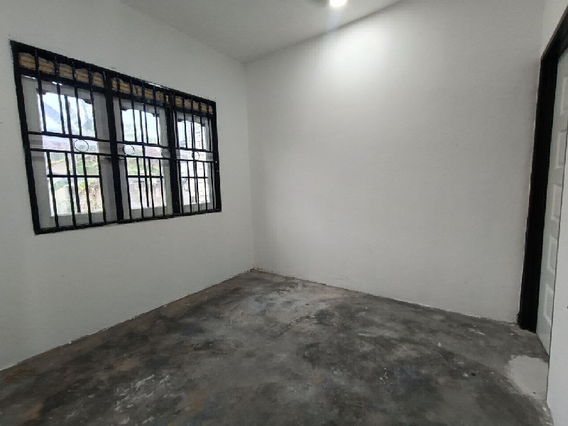 Rumah Teres Setingkat Untuk Dijual Di Taman Damai, Ayer Tawar - photo 10