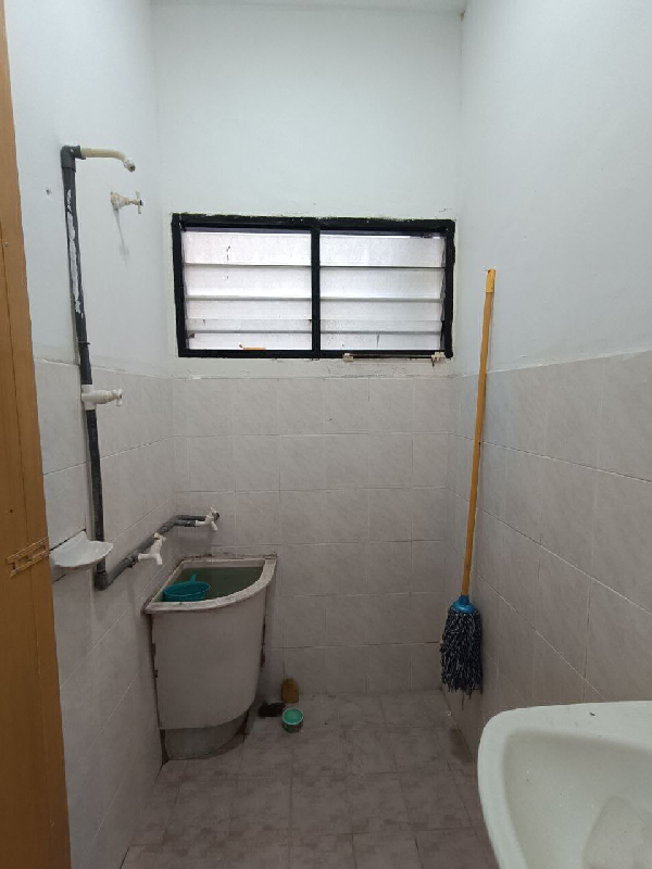 Rumah Teres Setingkat Untuk Dijual Di Taman Damai, Ayer Tawar - photo 13