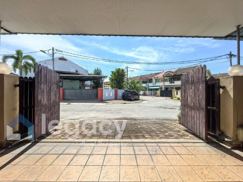 Rumah Teres 2 Tingkat Bandar Cyber Botani, Ipoh  Cantik, Luas & Strategik! - photo 3