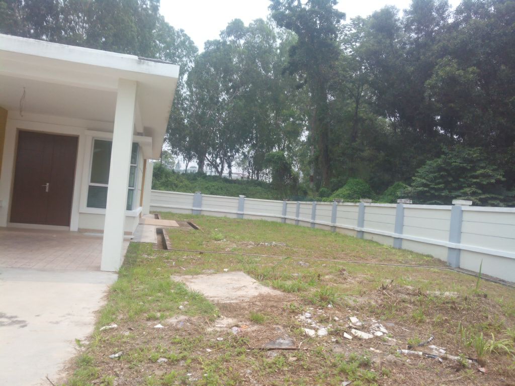 Single storey semi d corner Seremban - photo 2