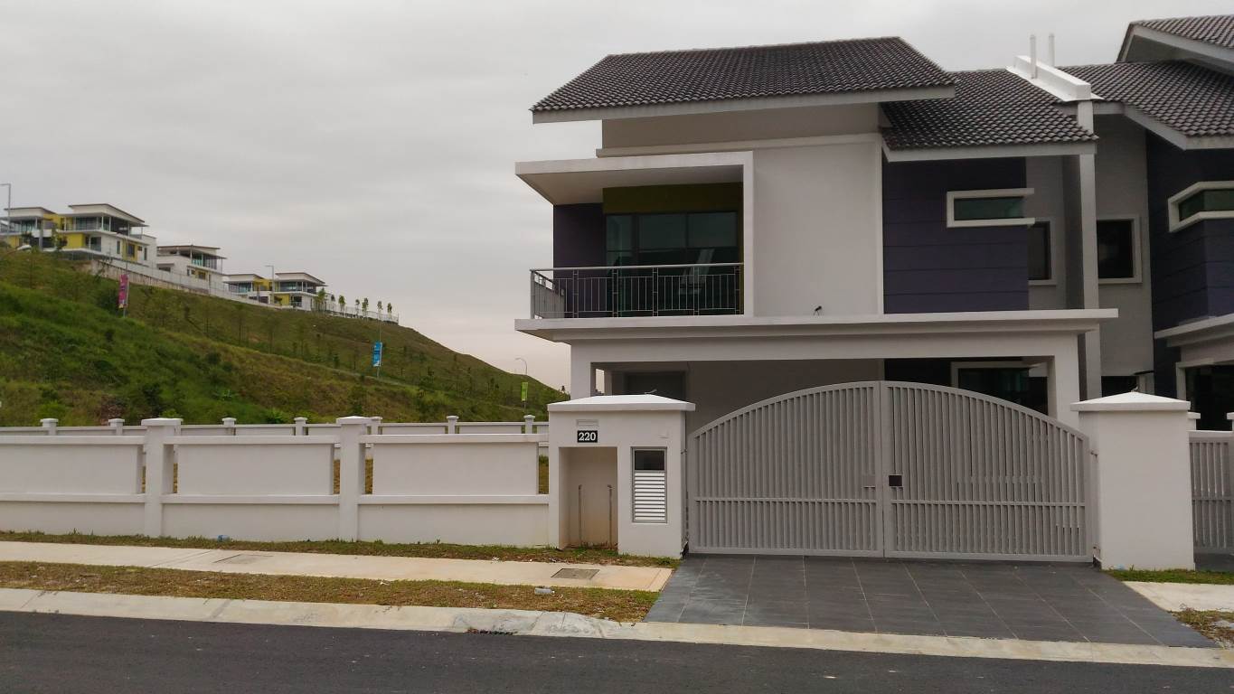 Double storey semi d corner Seremban 2 Heights - photo 2