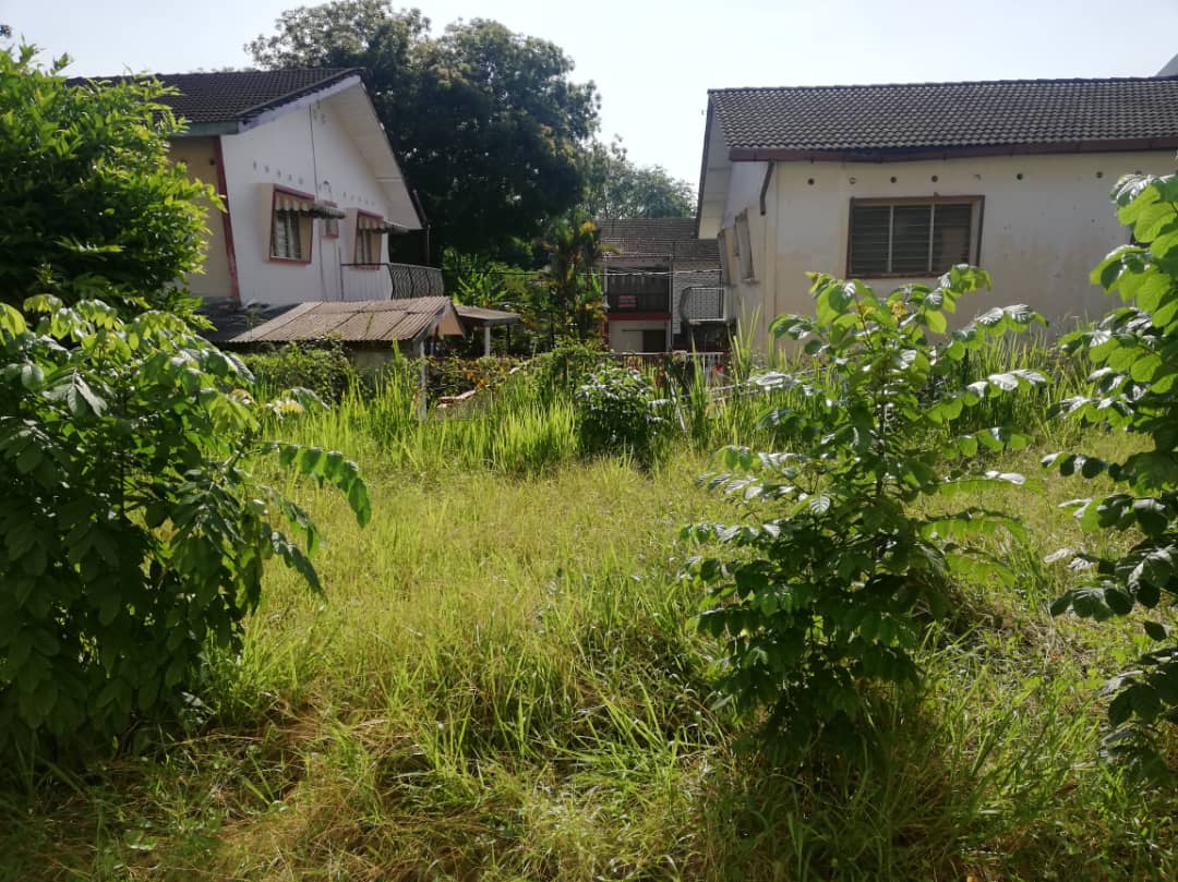 Double Storey Semi D with large land in Seremban - photo 3