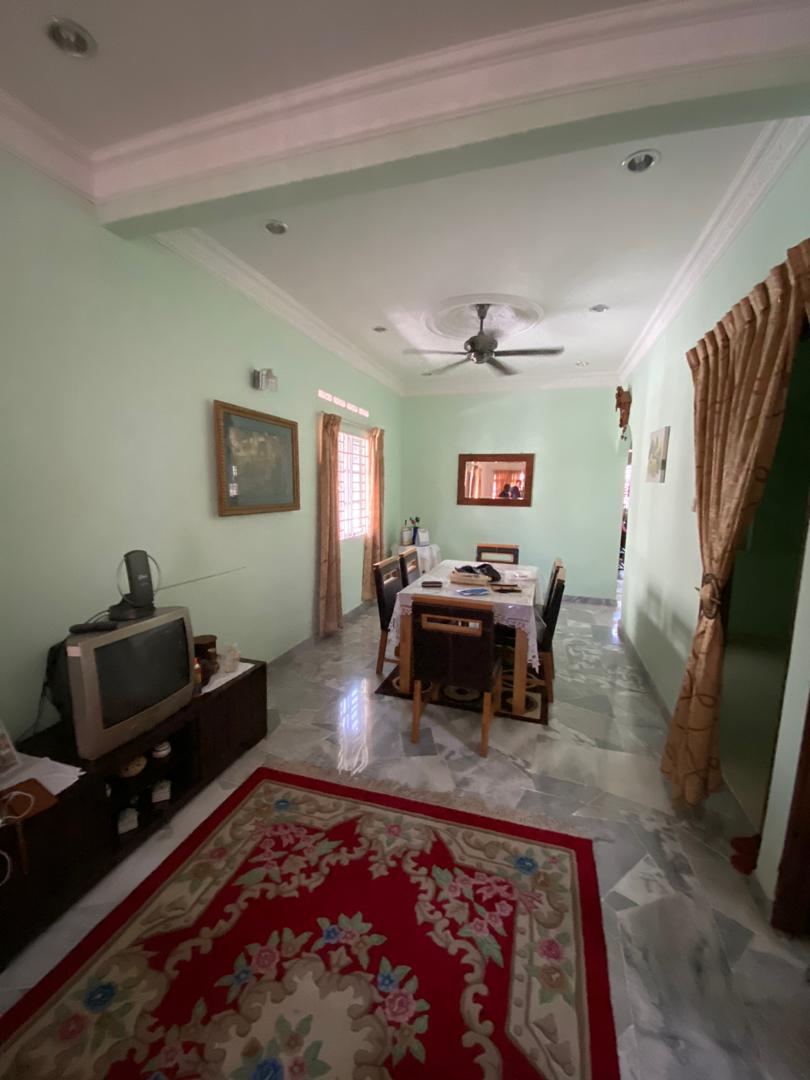 Single Storey Terres Endlot Renovated in Senawang - photo 5