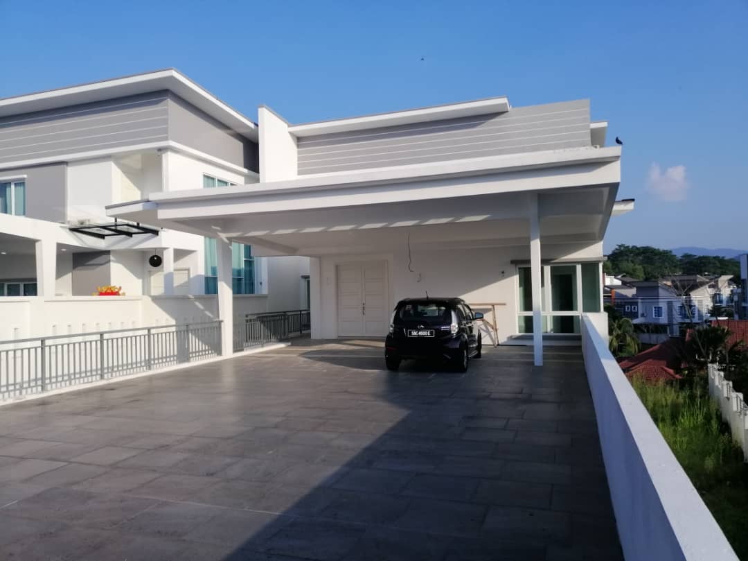 New 2 and half storey Semi D Lake Garden Seremban - photo 2