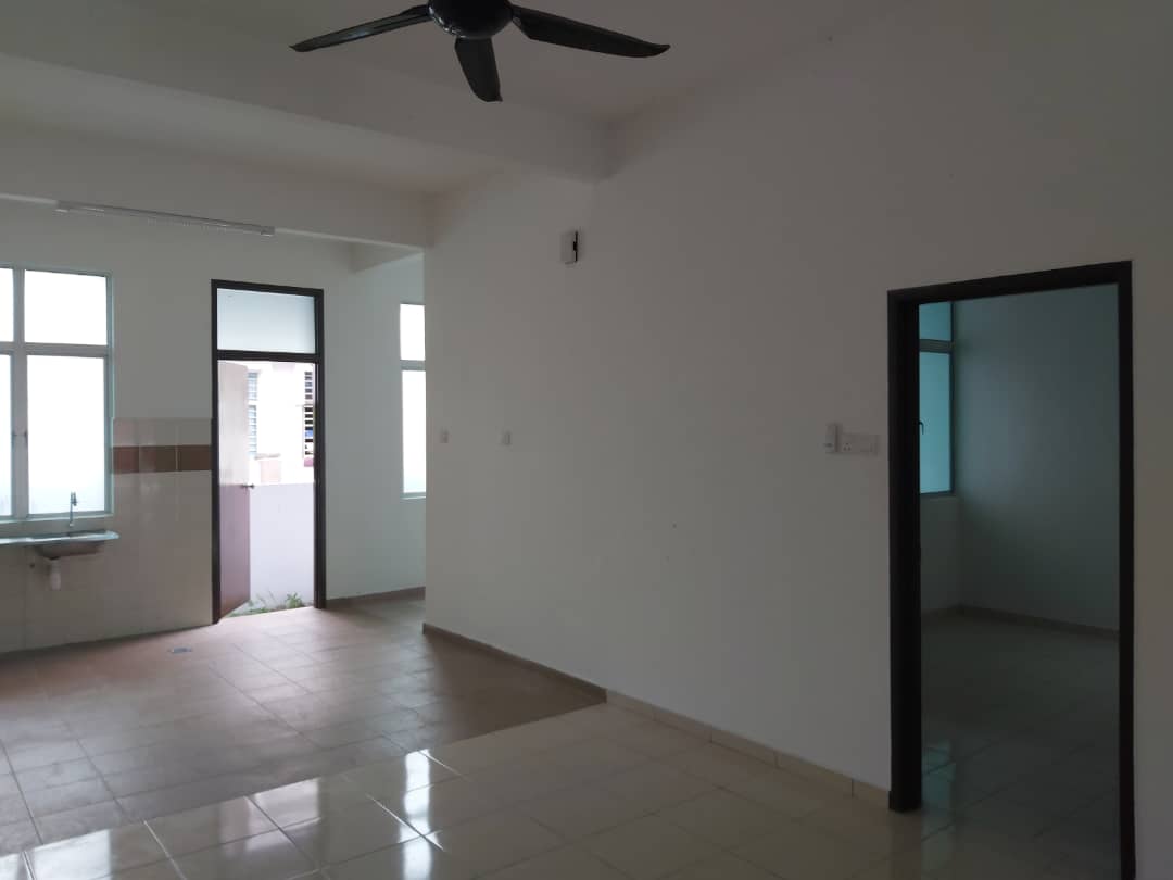 3 storey superlink house in Seremban 2 - photo 5