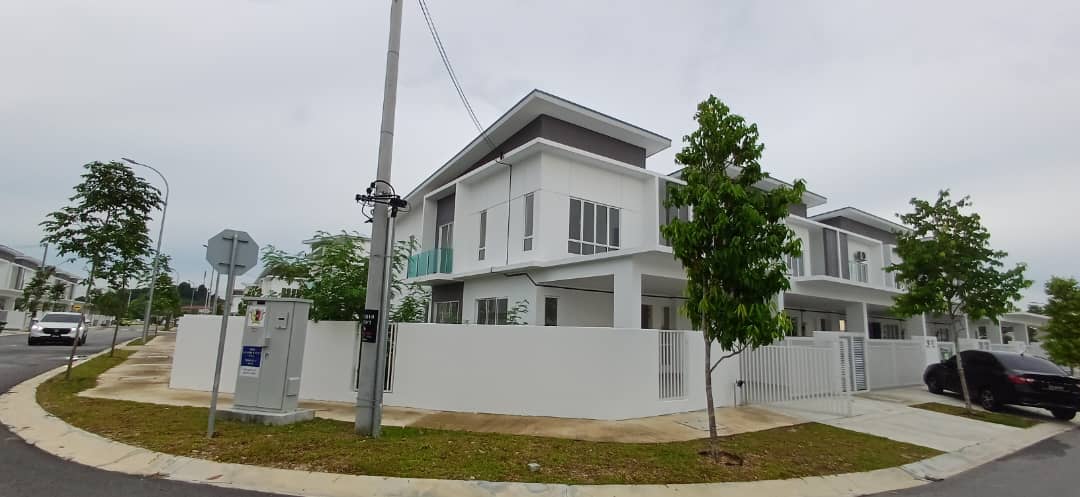 Brand New Double Storey Corner Lot with large land - photo 3