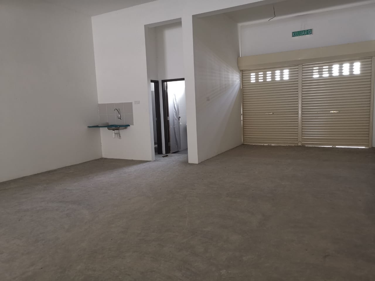 Bandar Cemerlang new shop first floor for rent - photo 6