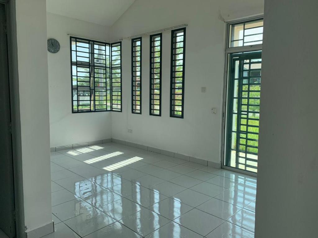 Desaru sri penawar 1 storey corner lot big land - photo 3