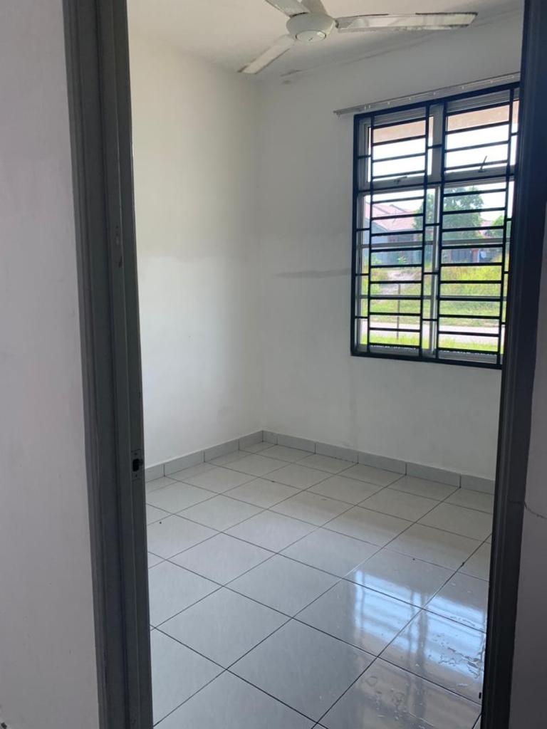 Desaru sri penawar 1 storey corner lot big land - photo 4