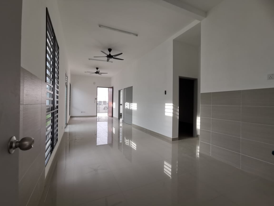 Amber Hills Kangkar Pulai Brand New 1 sty cluster - photo 5