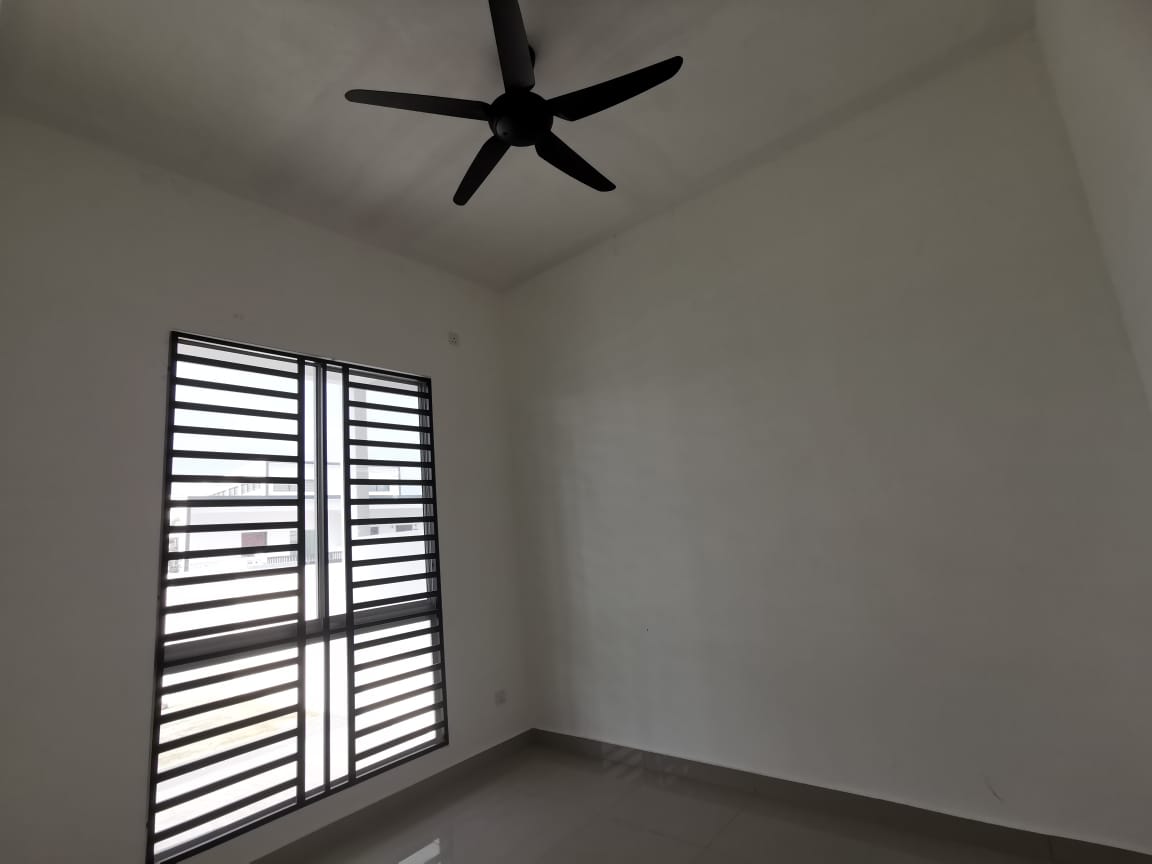 Amber Hills Kangkar Pulai Brand New 1 sty cluster - photo 7