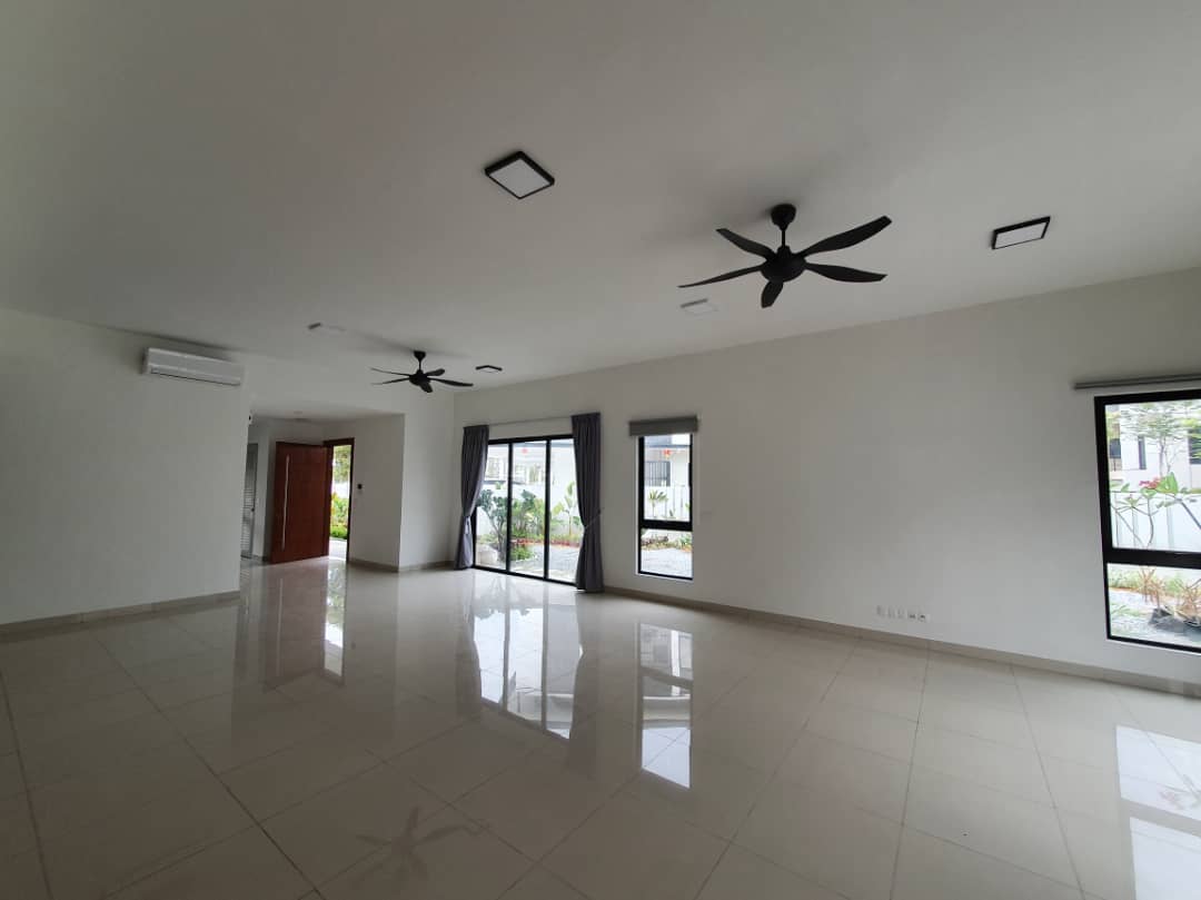 Semi D 2sty Cheria Dalia 40x85 Tropicana Aman JB - photo 2