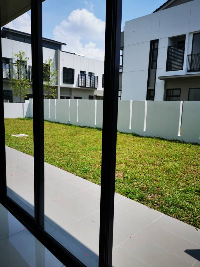 Corner Semi D Dalia Residence Kota Kemuning by JB - photo 2