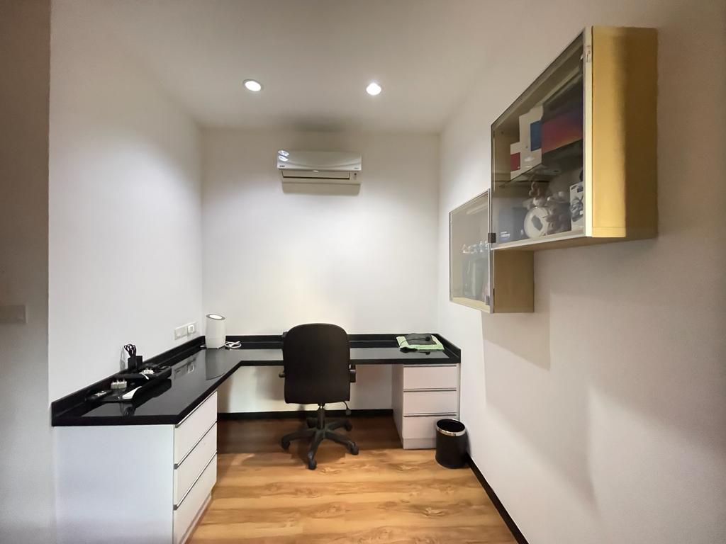 The takun 3 Storey Semi-d for Rent - photo 3
