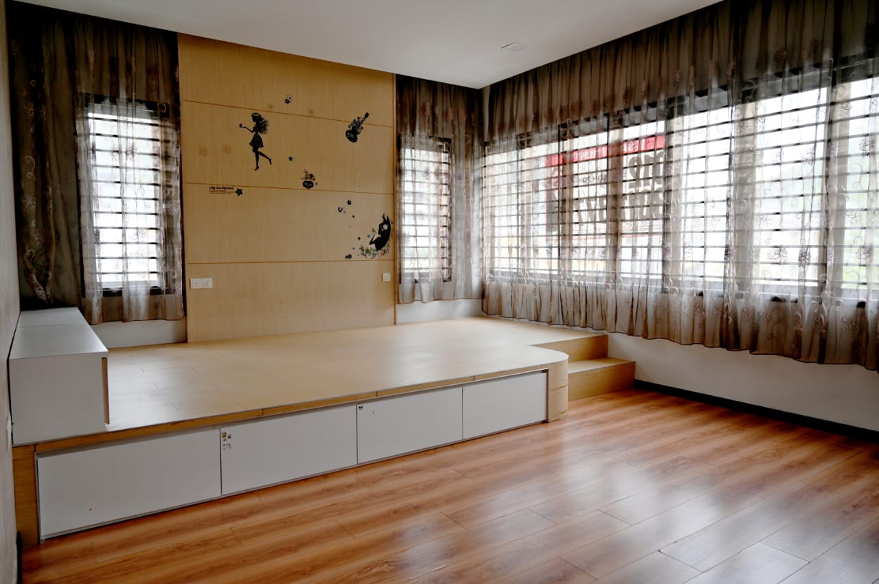 The takun 3 Storey Semi-d - photo 3