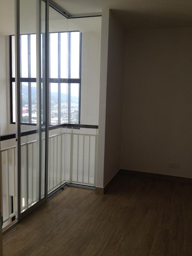 E Suite-Designer, Emerald Avenue Duplex - photo 8