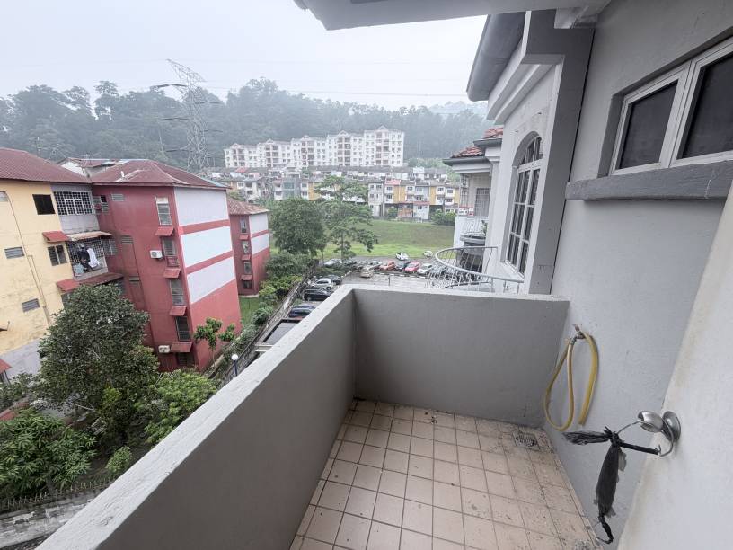 Casa Venicia Apartment, Taman Bukit Idaman - photo 3