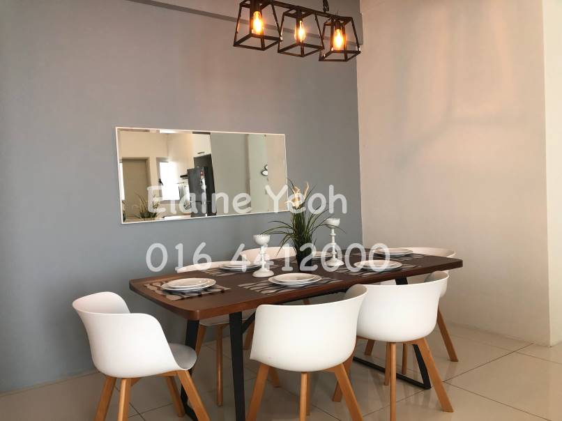 City residence - photo 3