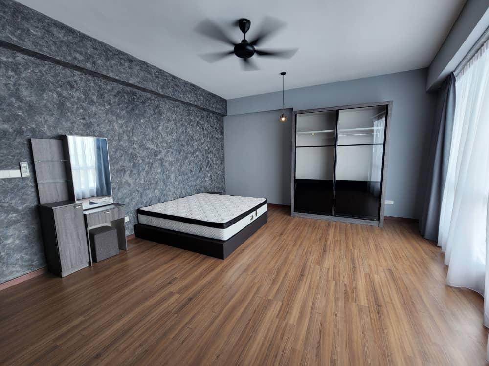 City residence - photo 3