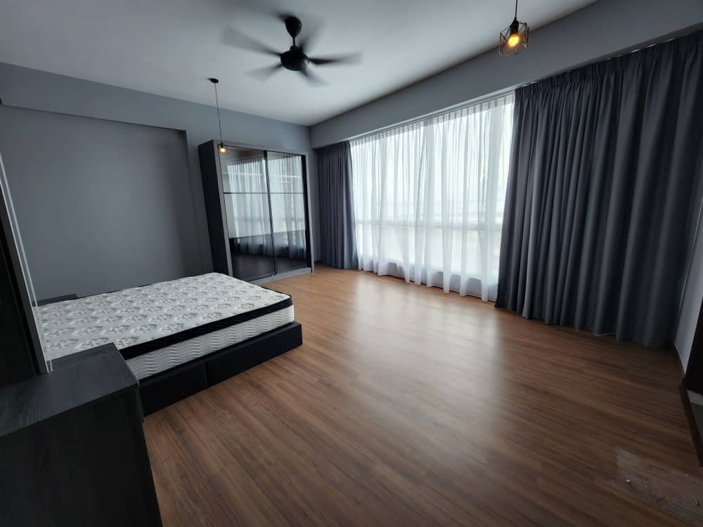 City residence - photo 4