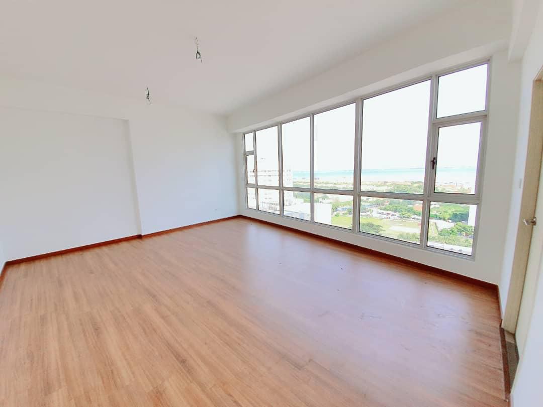 City residence - photo 3