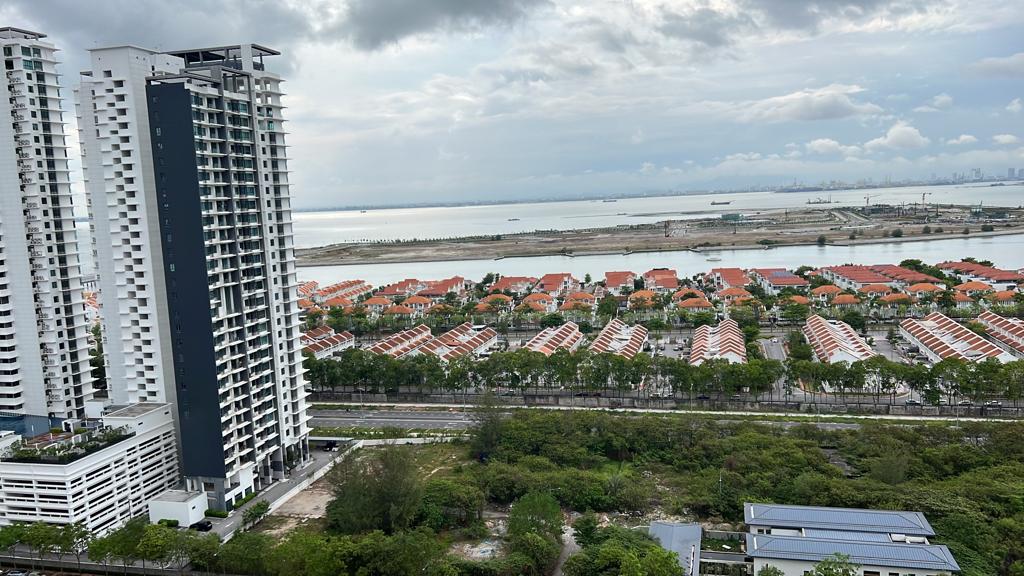 The Breazza Condo Fully Renovated - photo 3