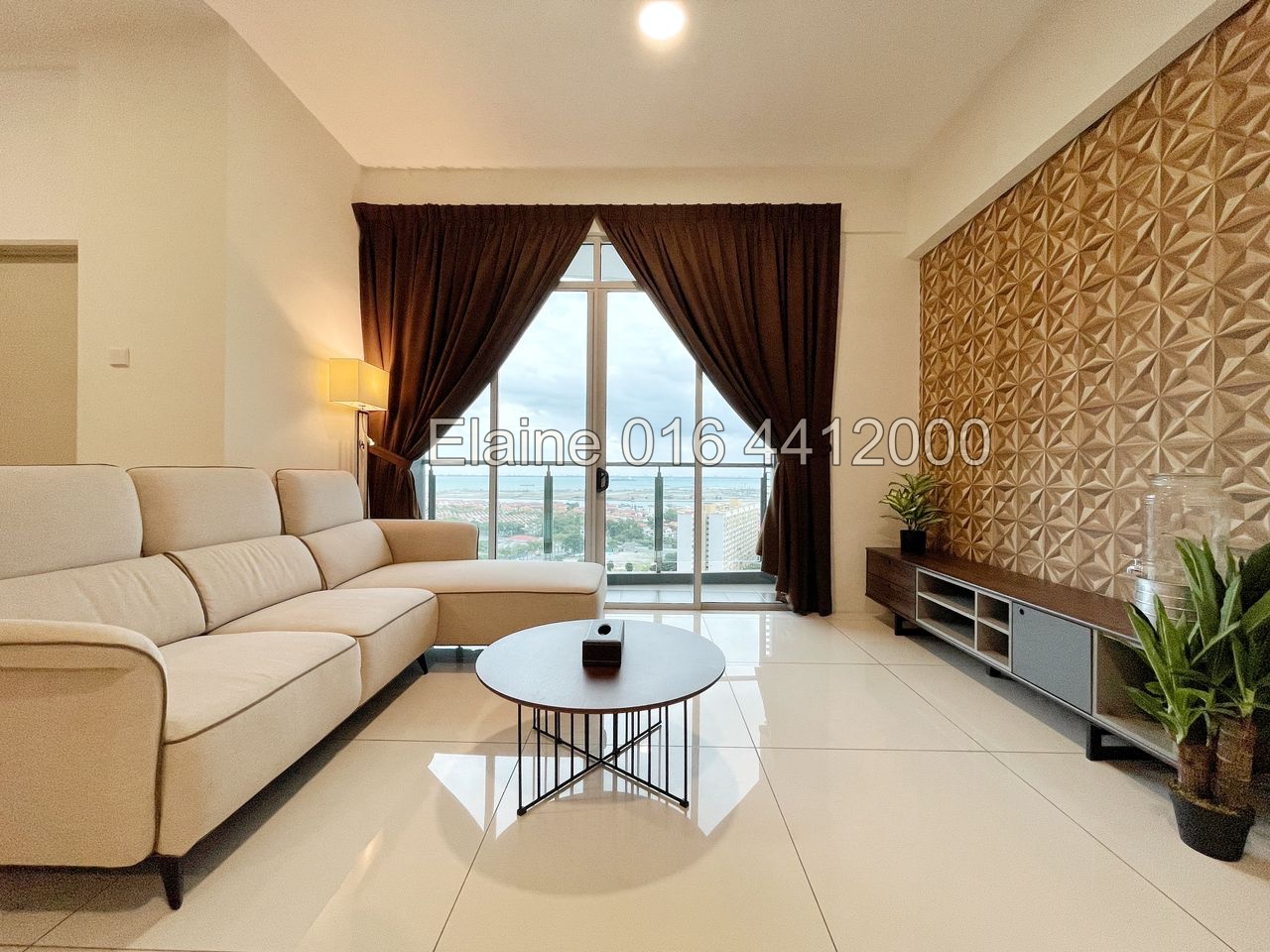 City residence - photo 2