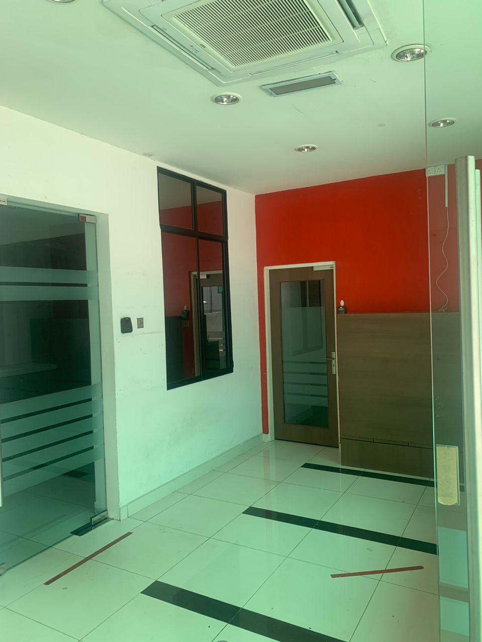 bungalow jalan kelawai - photo 2