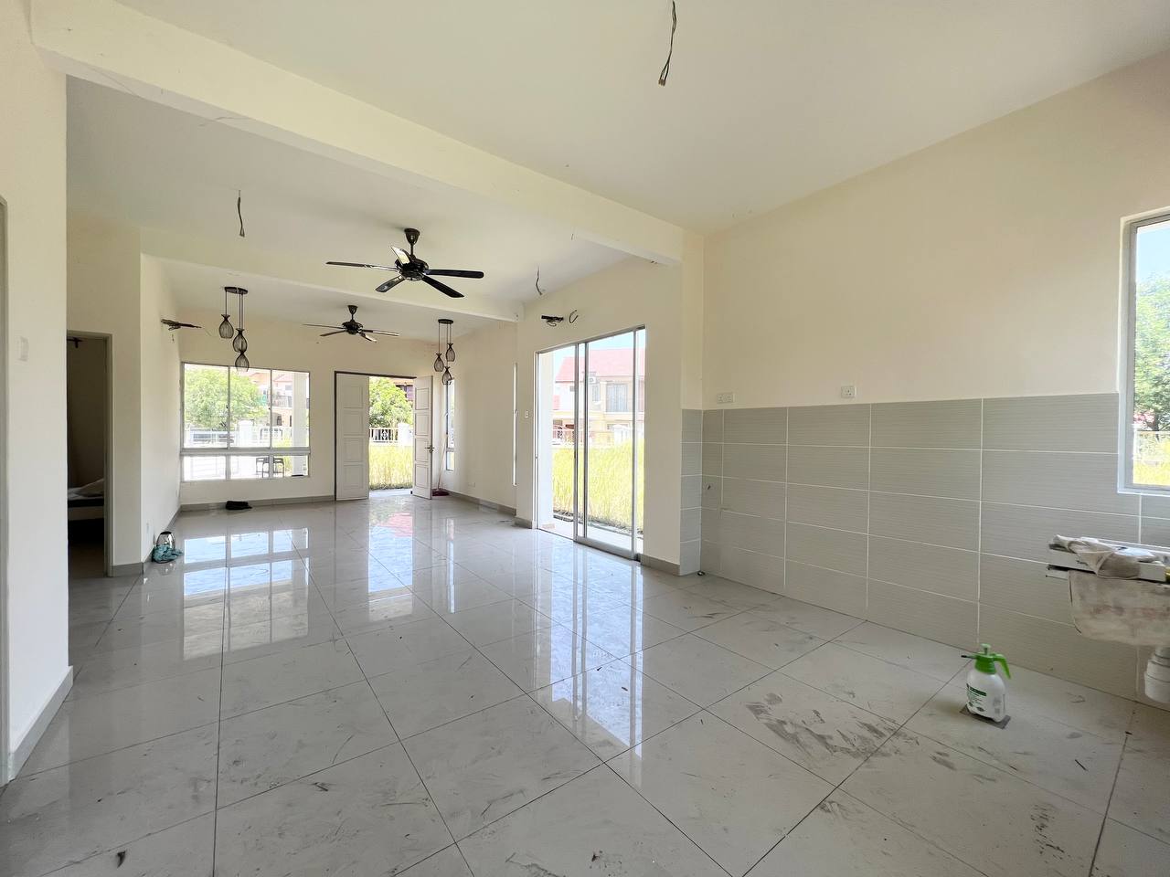 Corner Lot Double Storey Semi D, Alam Suria - photo 4