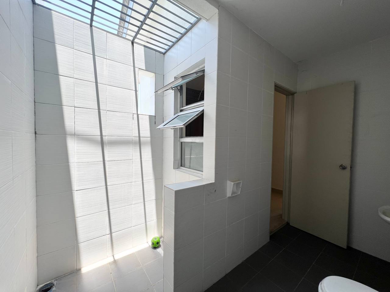 Corner Lot Double Storey Semi D, Alam Suria - photo 13