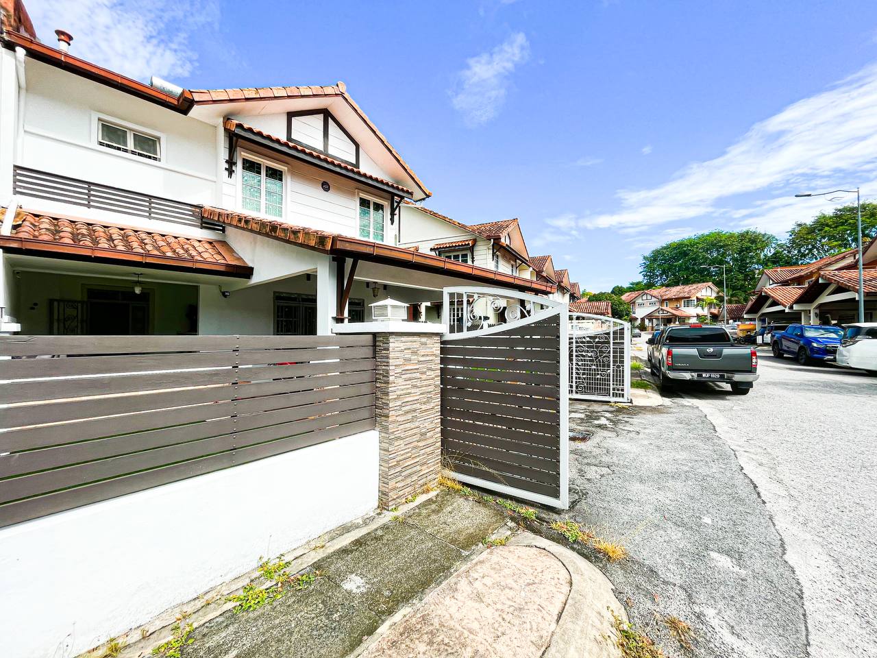 Partially Furnished Double Storey Semi D, Avenue - photo 12