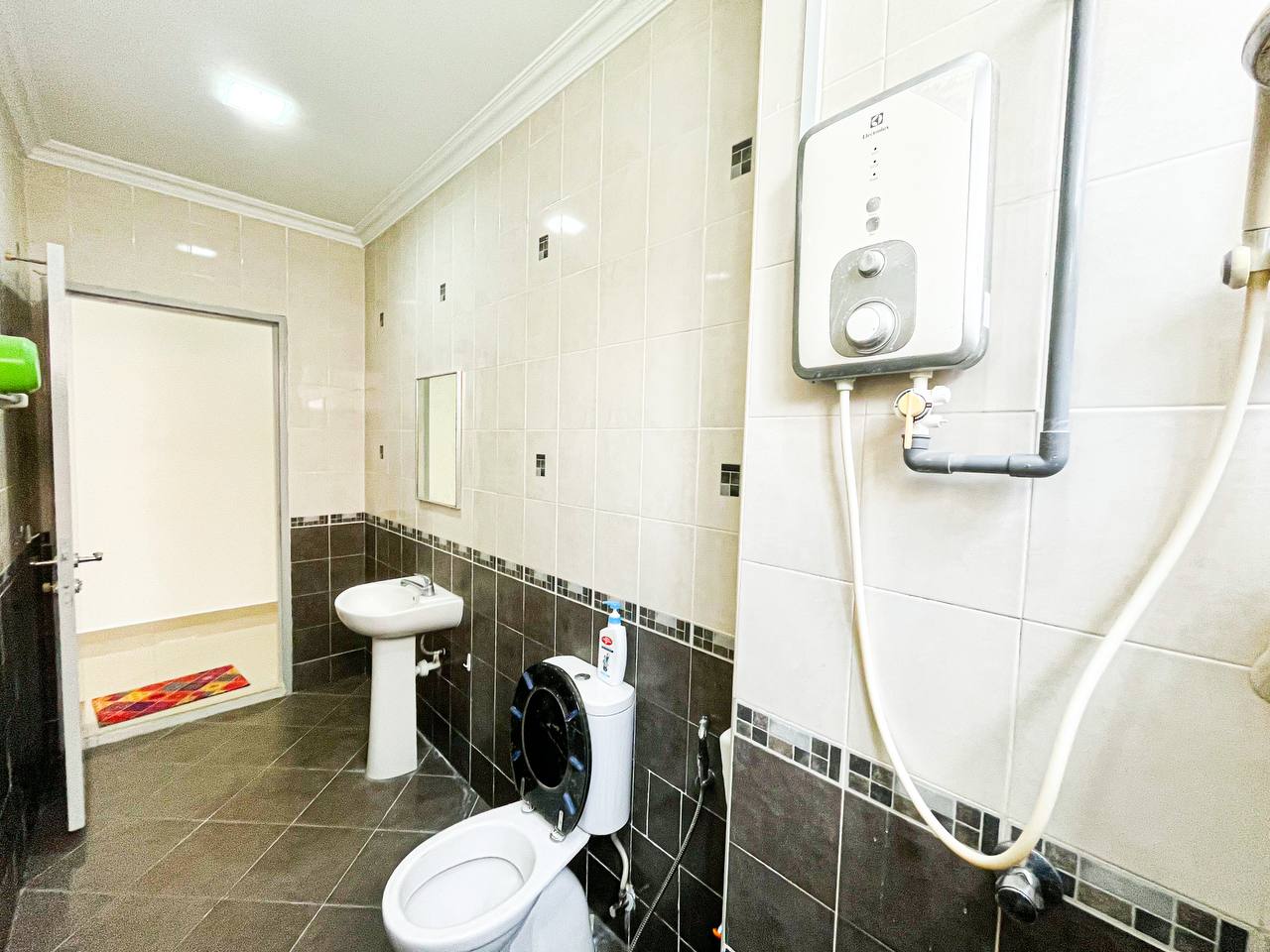 Partially Furnished Double Storey Semi D, Avenue - photo 13