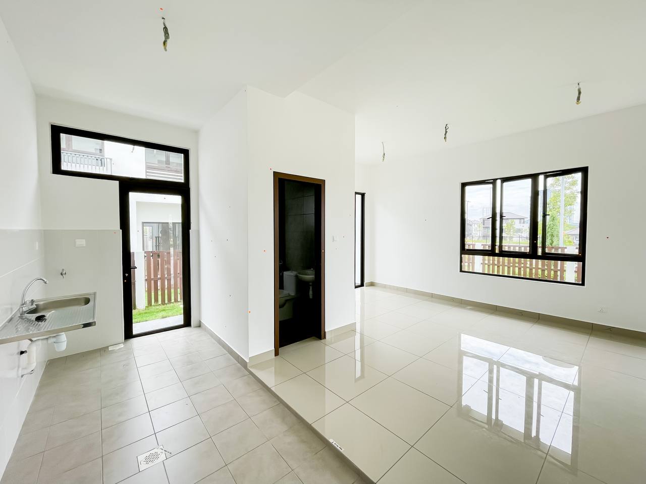 Corner Lot Linked House Setia Safiro Cyber 10 - photo 5