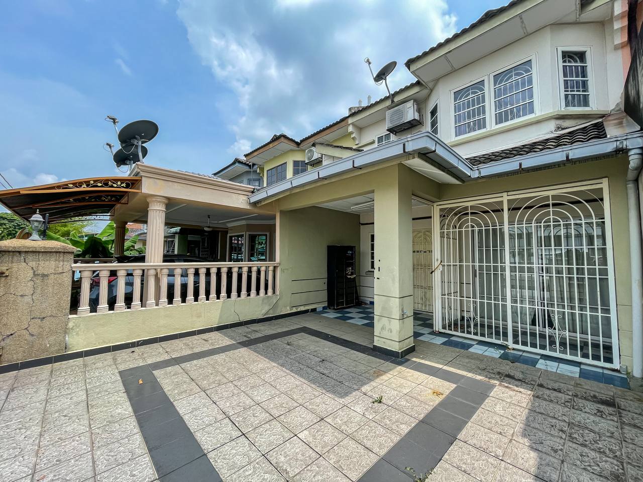 Cheapest 2 Storey Terrace Taman Bukit Indah, Ampan - photo 2